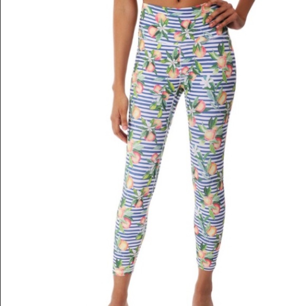 SOYBU 🍑 Sz. S Paramount fruit stripe leggings